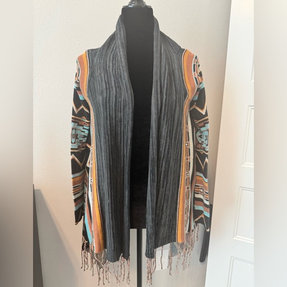 Billabong Dream Chaser Aztec Print
Fringe Hem Cardigan Size Small - Picture 1 of 10